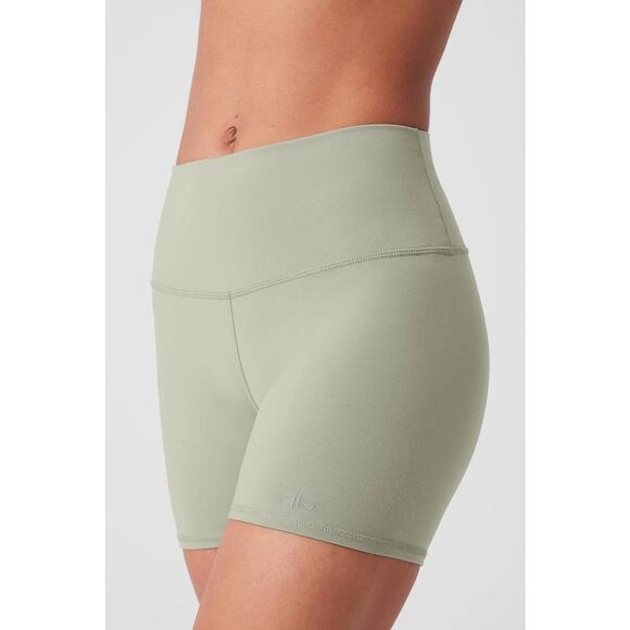 Alo Yoga Airbrush 5” Sage Green High Waist Biker Athletic Workout